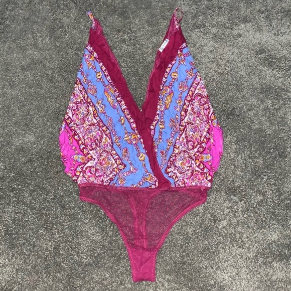 Free People Low-Back Thong Bodysuit Border Babe - Picture 4 of 11